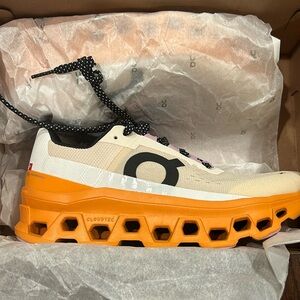 EUC Women’s On Cloud size 7